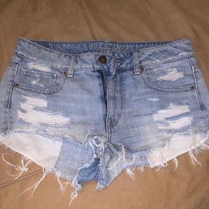 American Eagle high-wasted light jean shorts.